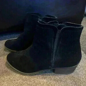 Kensie Gamal Ankle Suede Block Heel Bootie - 10M